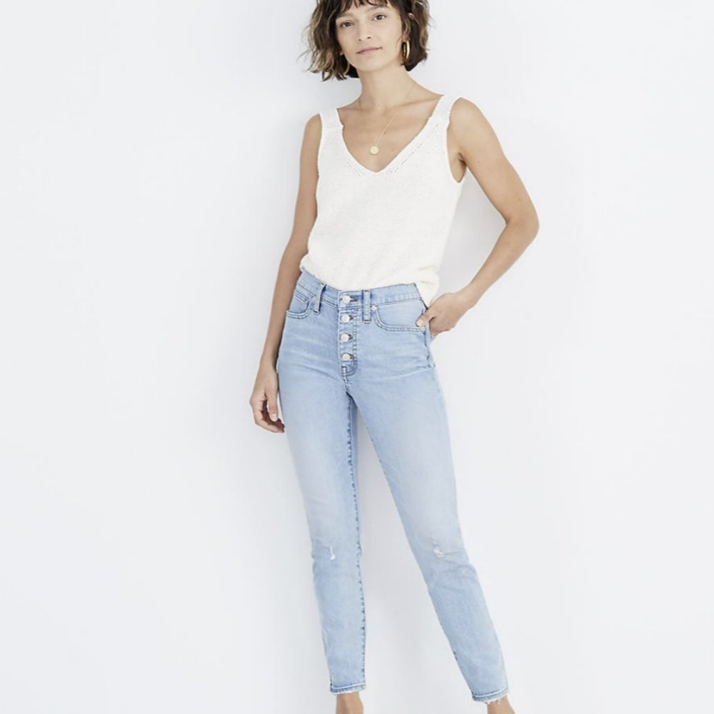 9" Mid-Rise Skinny Crop Jeans in Asbury Wash: Button-Front Edition